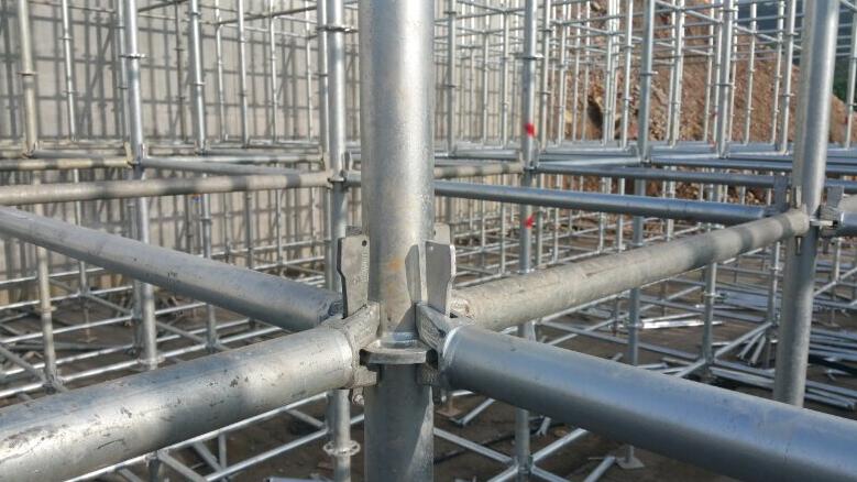 盤(pán)扣式腳手架大橋2.jpg 盤(pán)扣式腳手架大橋2.jpg